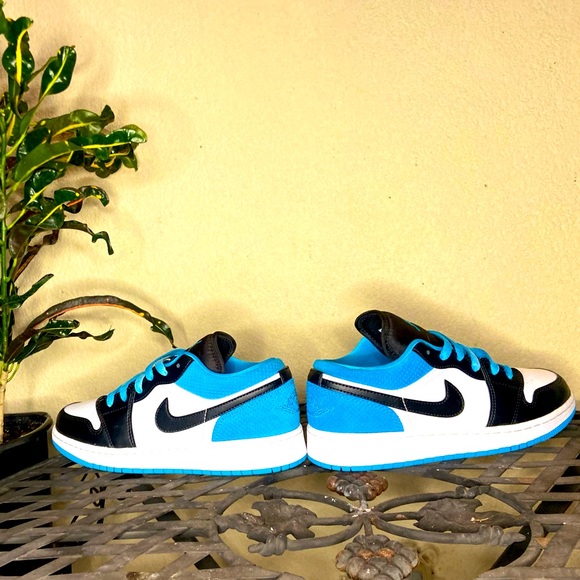 Jordan 1 Low Laser Blue (GS) - Picture 7 of 10